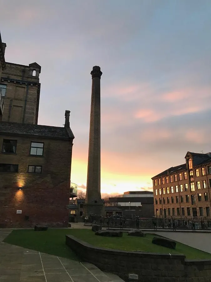 Heritage Spacious Luxury Mill Apartment Saltaire United Kingdom