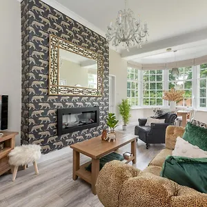 Apartment Spacious In The Heart Of I Pass The Keys, York